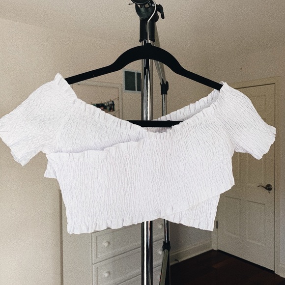 White smocked crop top - Picture 2 of 2